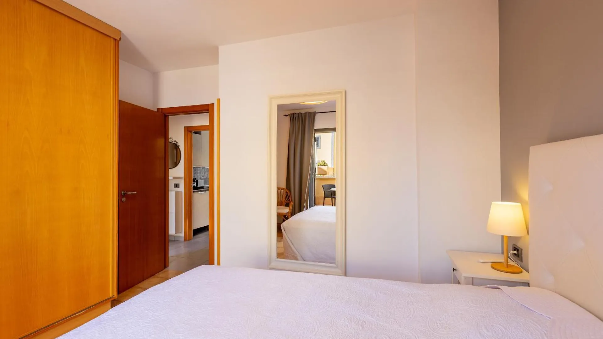 Anele Apartment アデヘ